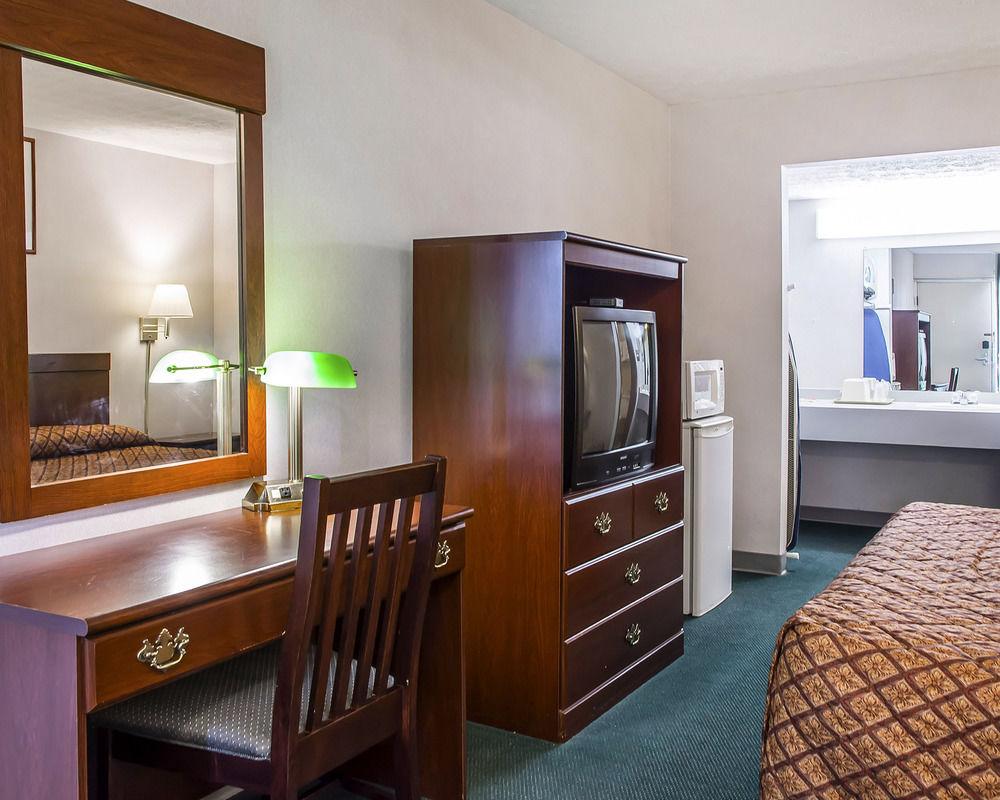 อีโคโน ลอดจ์ Hotel Richwood ภายนอก รูปภาพ