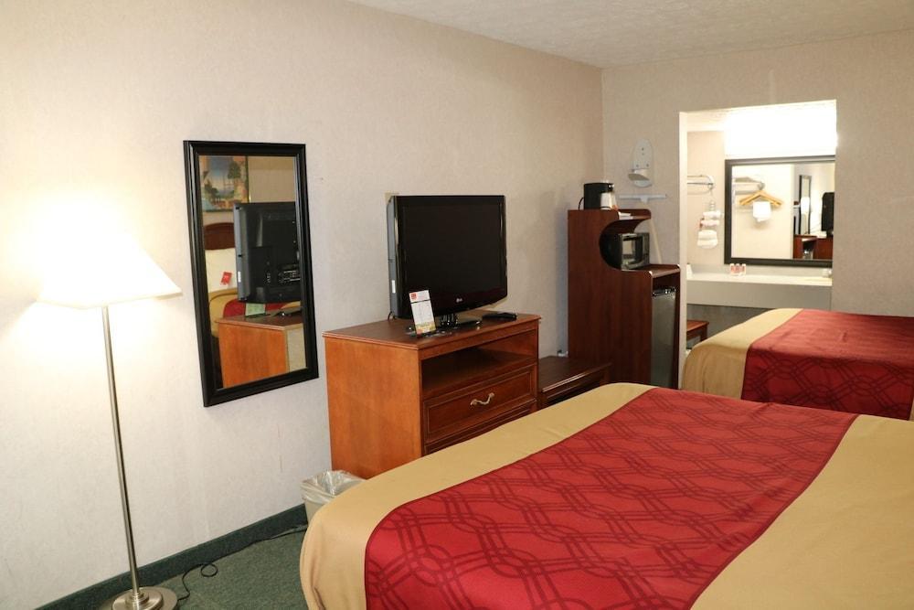 อีโคโน ลอดจ์ Hotel Richwood ภายนอก รูปภาพ
