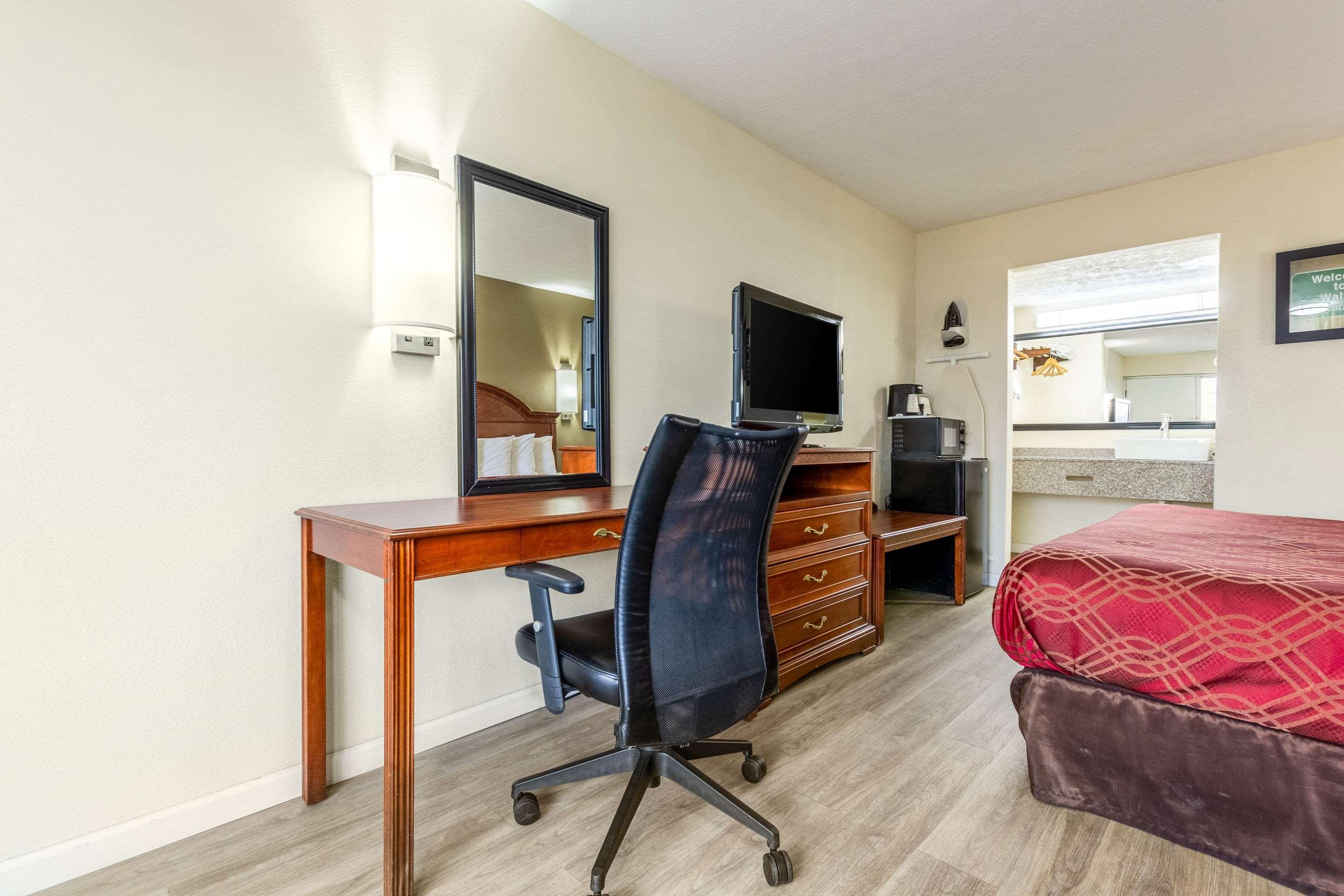 อีโคโน ลอดจ์ Hotel Richwood ภายนอก รูปภาพ