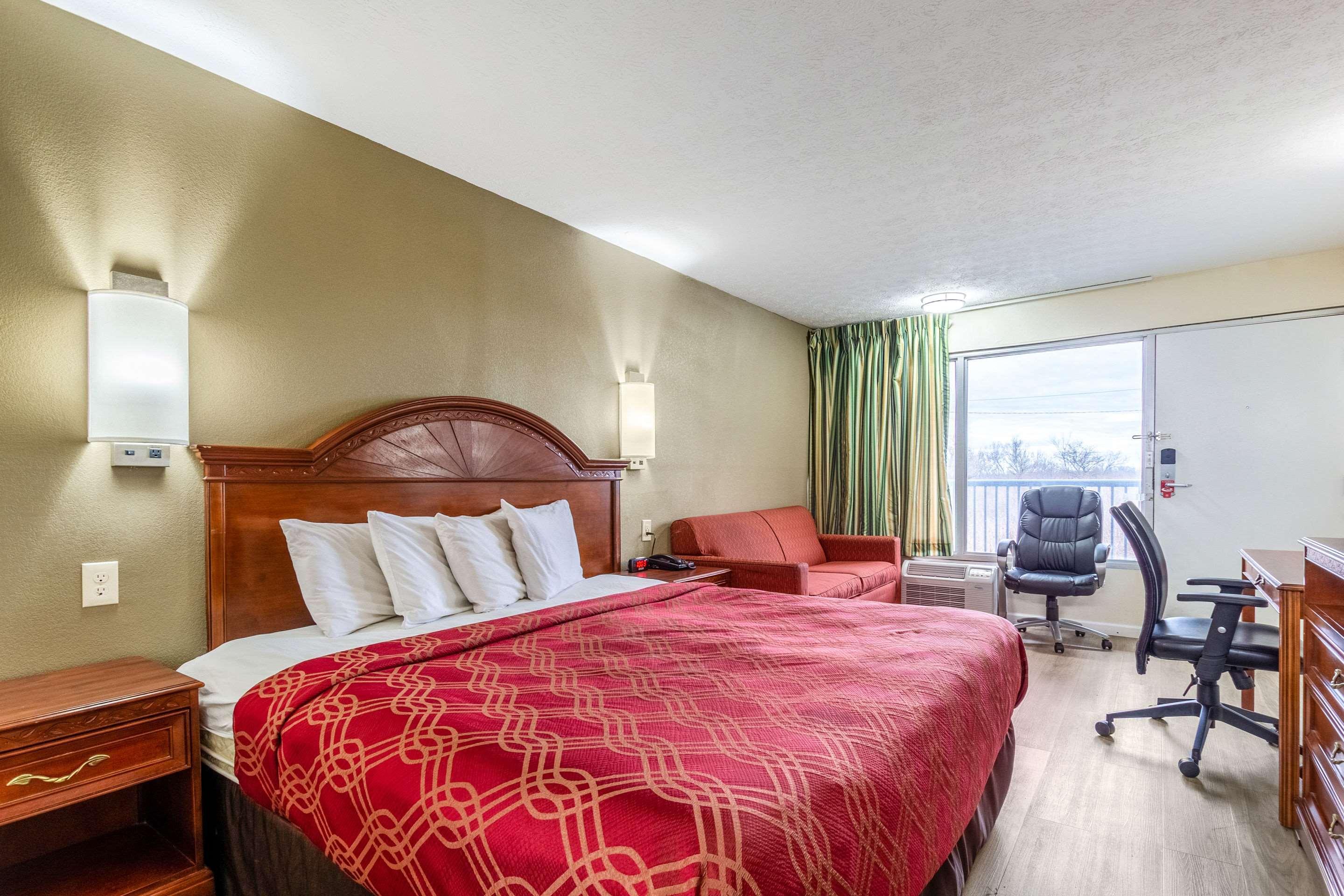อีโคโน ลอดจ์ Hotel Richwood ภายนอก รูปภาพ