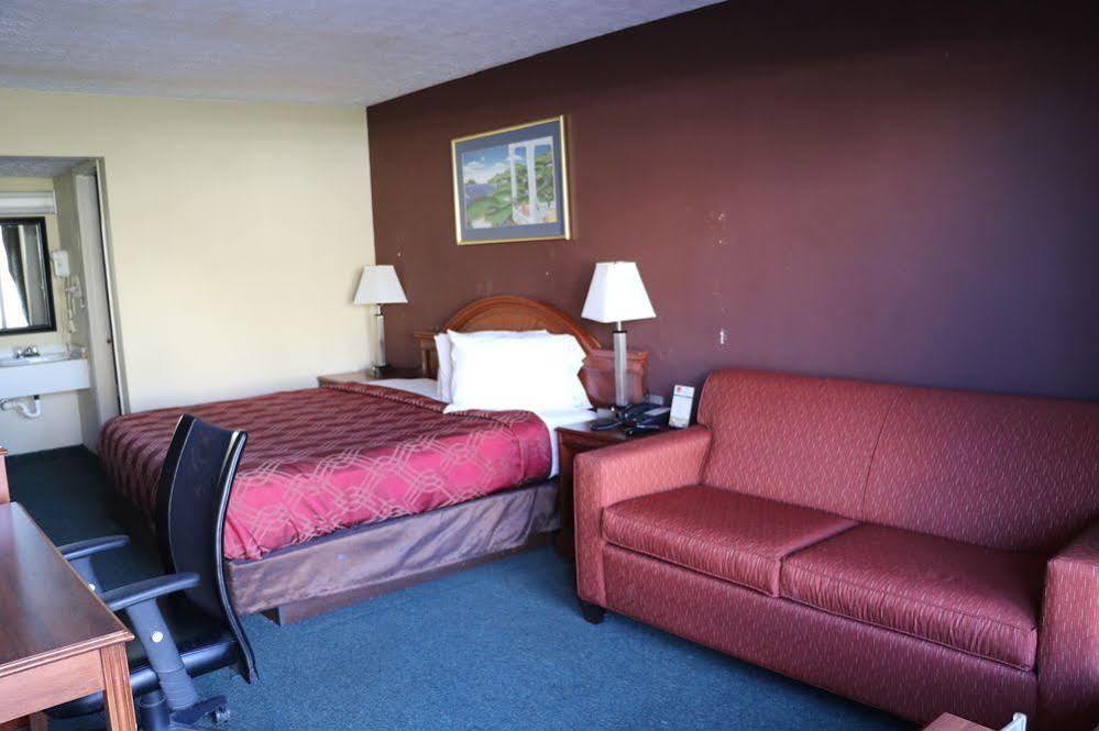 อีโคโน ลอดจ์ Hotel Richwood ภายนอก รูปภาพ